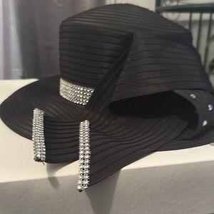 Elegant Black Hat with Rhinestone Detailing